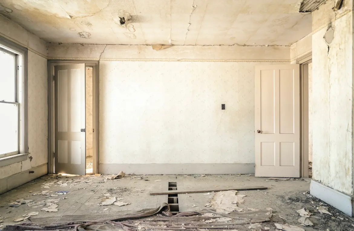 Waste disposal crew managing a cleanout project in Hot Springs Village